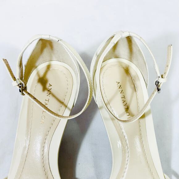 Ann Taylor Mid Heel Sandals Women 7M Cream Leather Ankle Strap Used - Picture 3 of 9
